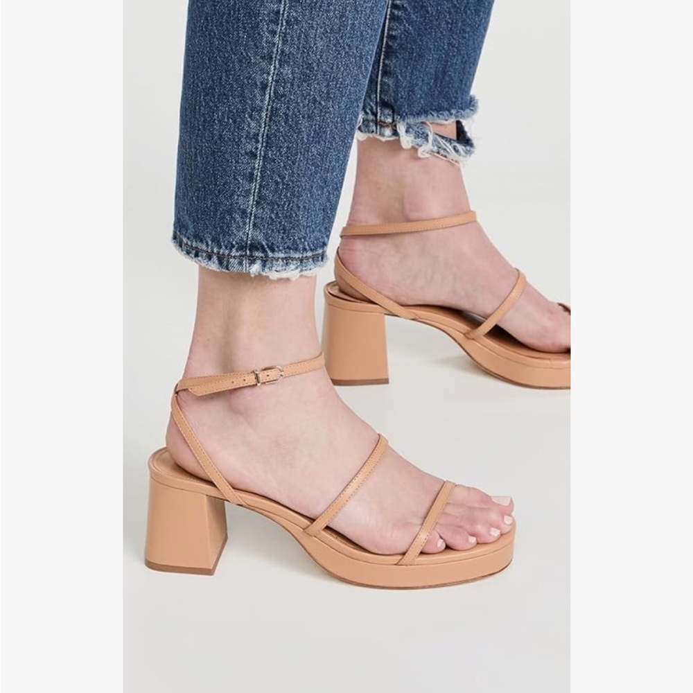 Larroude Women Gio Sandals in Tan